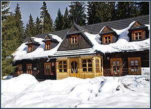 Schronisko im. Wincentego Pola na polanie Roztoka (1031 m)